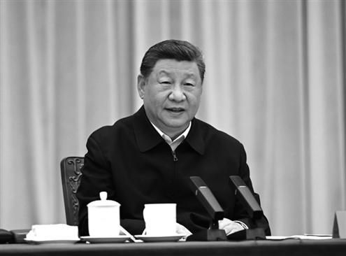 9月24日下午,率中央代表团出席新疆维吾尔自治区成立70周年庆祝活动的中共中央总书记、国家主席、中央军委主席习近平在乌鲁木齐听取新疆维吾尔自治区党委和政府工作汇报,发表了重要讲话。